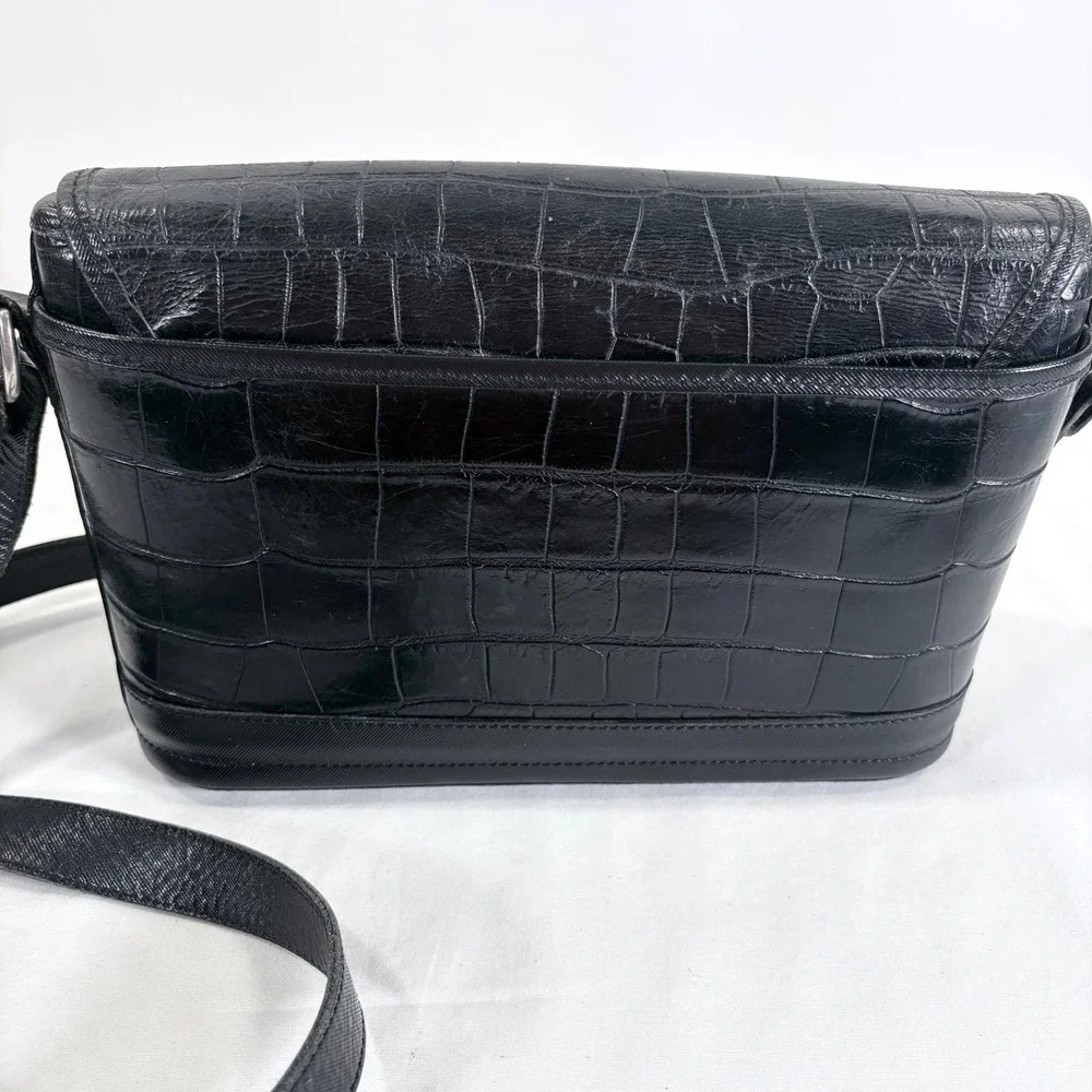 VTG Dooney & Bourke Black‎ Croc Embossed Leather Flap Shoulder Bag Purse